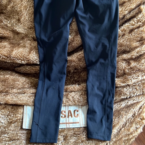 Gymshark - Smooth Black Leggings with Front Bottom Mesh lining - Picture 7 of 8